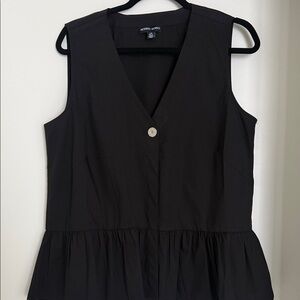 Elegant Black Sleeveless Blouse